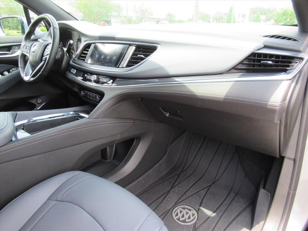 Used 2024 Buick Enclave Essence w/ Technology Package FWD image 11