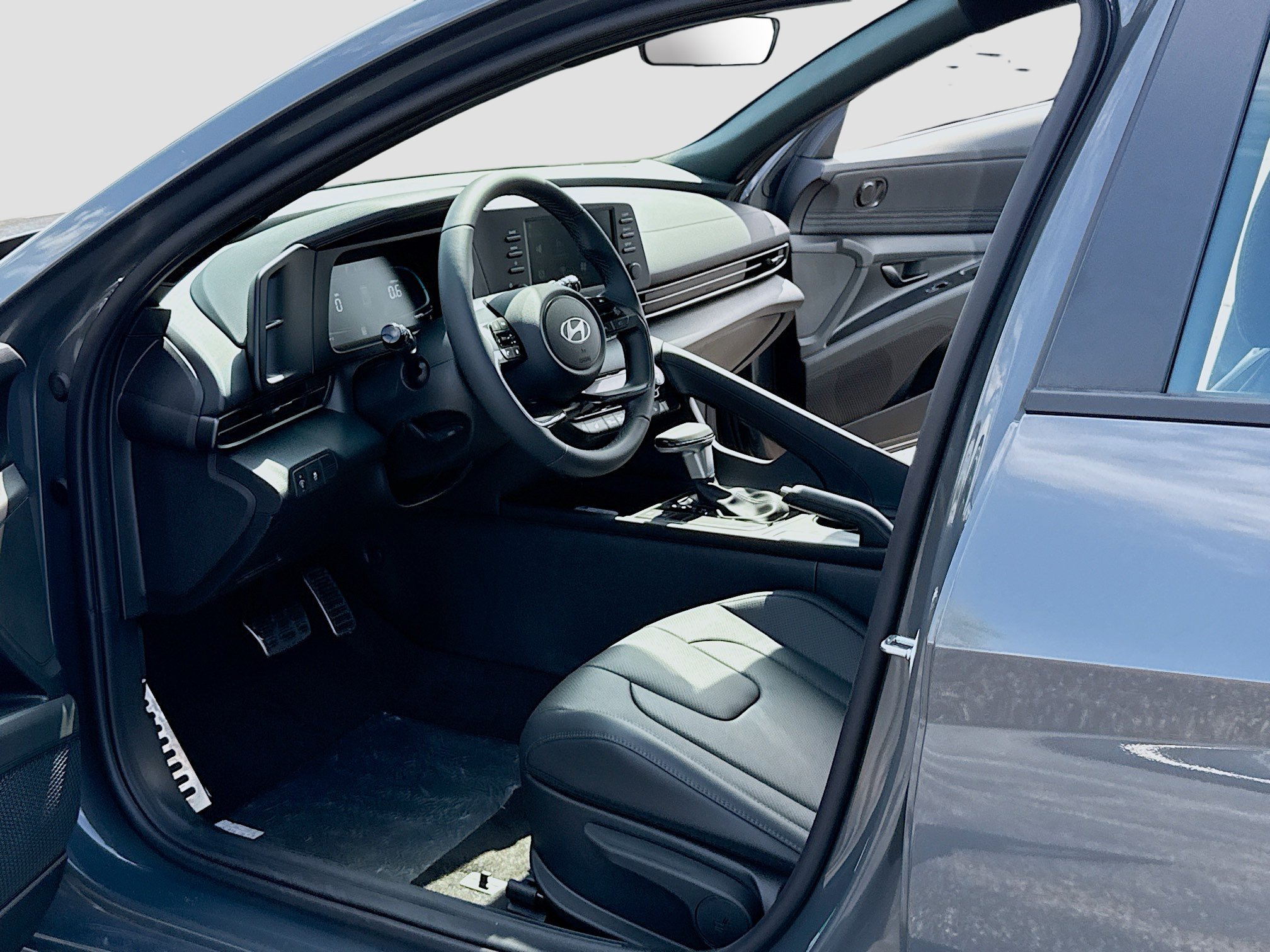 New 2026 Hyundai Elantra SEL Sport FWD image 4