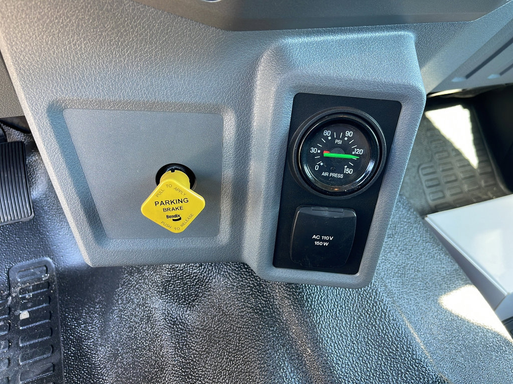 New 2026 Ford F750 2WD SuperCab Super Duty image 37