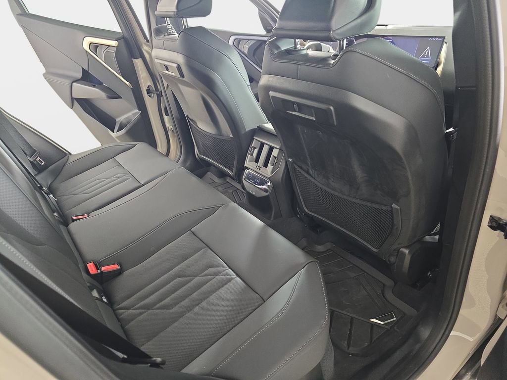Used 2025 BMW X3 xDrive30i w/ Convenience Package AWD/4WD image 12