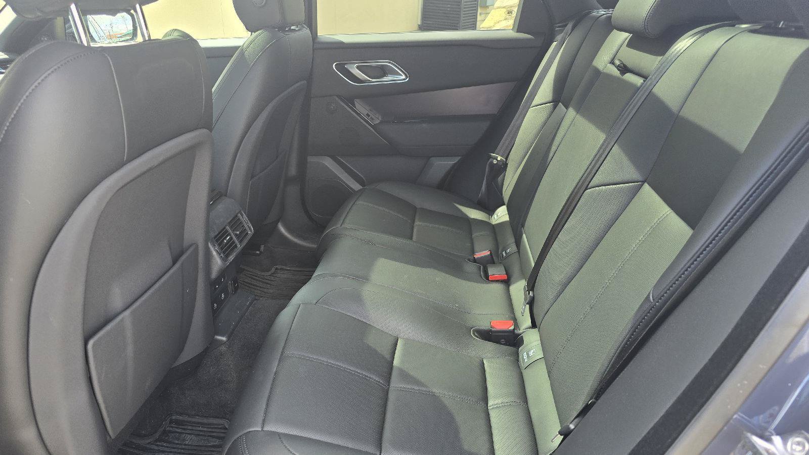 Certified 2026 Land Rover Range Rover Velar Dynamic SE AWD/4WD image 8