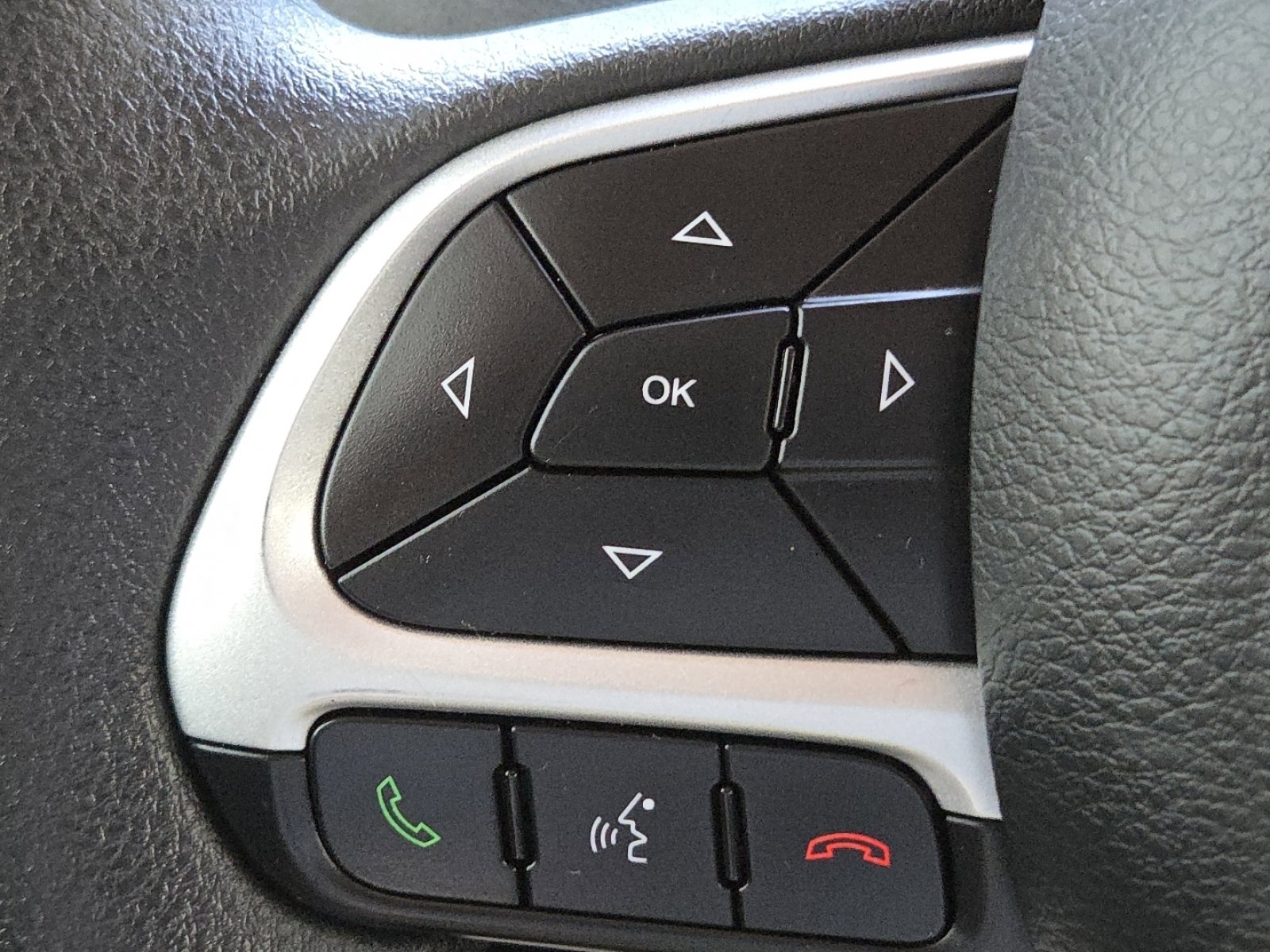Used 2018 Jeep Renegade Sport w/ Power & Air Group image 28