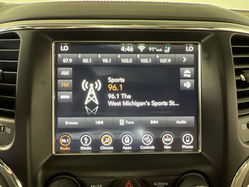 Used 2018 Jeep Grand Cherokee Overland AWD/4WD image 13