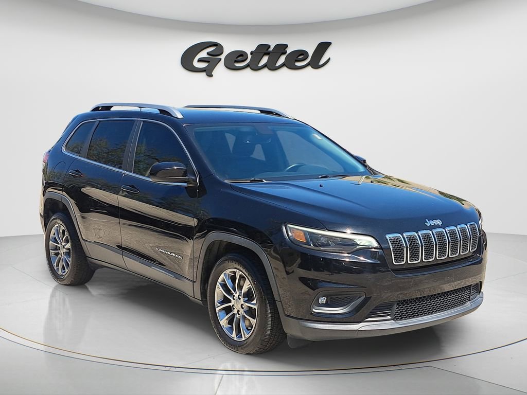 Used 2019 Jeep Cherokee Latitude Plus w/ Comfort/Convenience Group FWD image 2