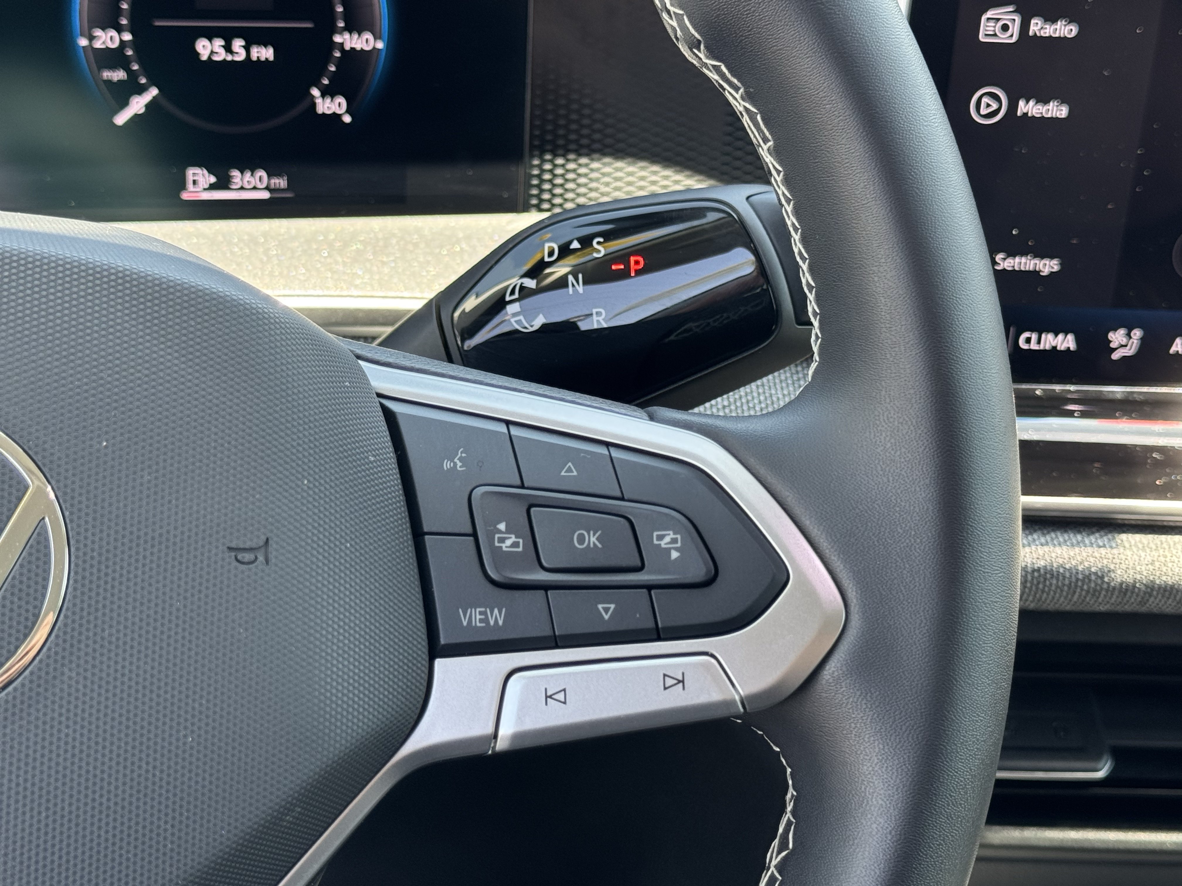 Certified 2025 Volkswagen Tiguan S FWD image 19