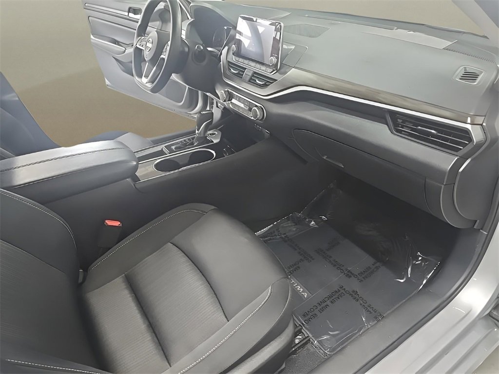 Used 2024 Nissan Altima 2.5 SV image 19