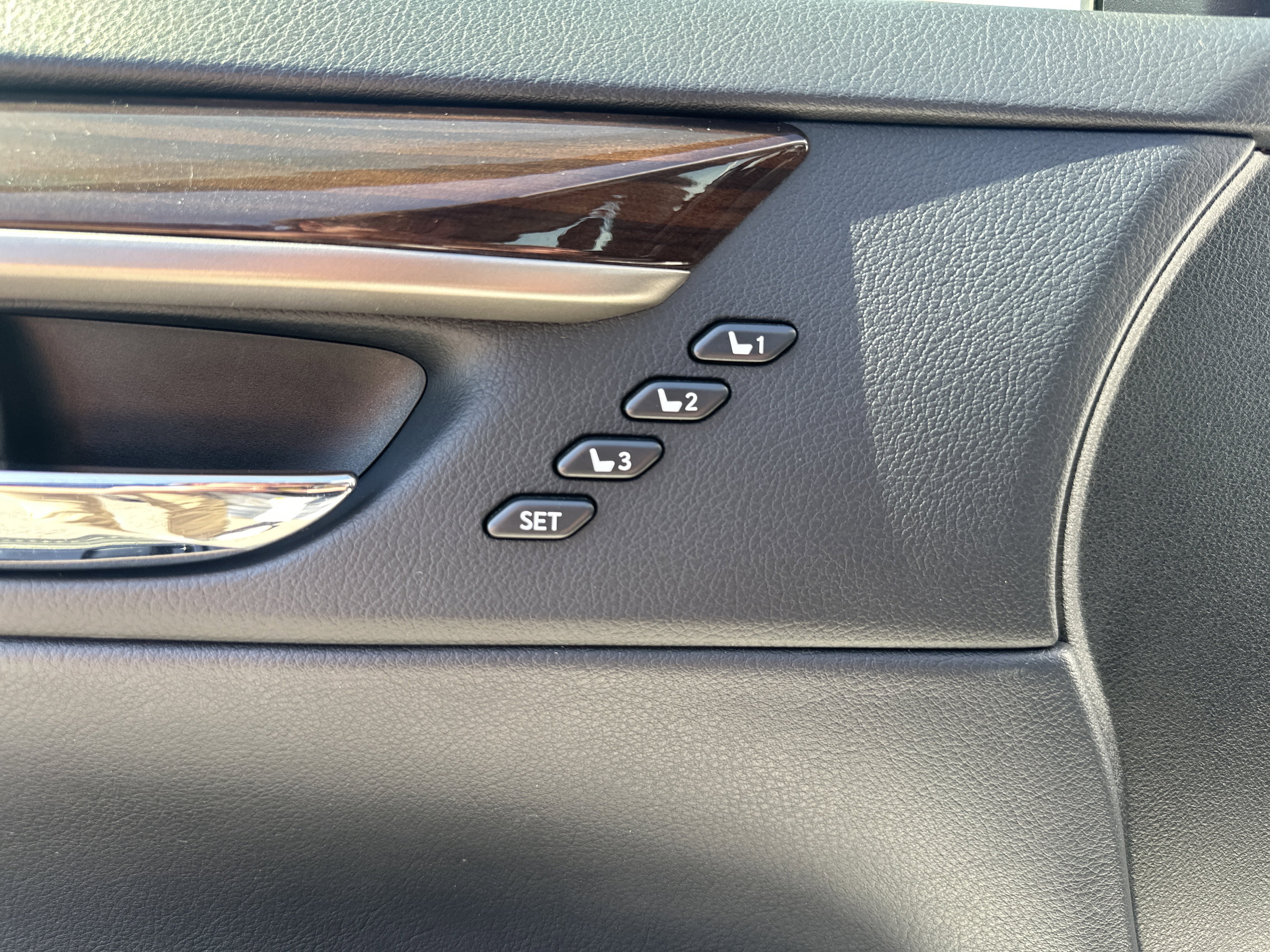 Used 2016 Lexus ES 350 w/ Premium Package w/Wood Trim FWD image 22