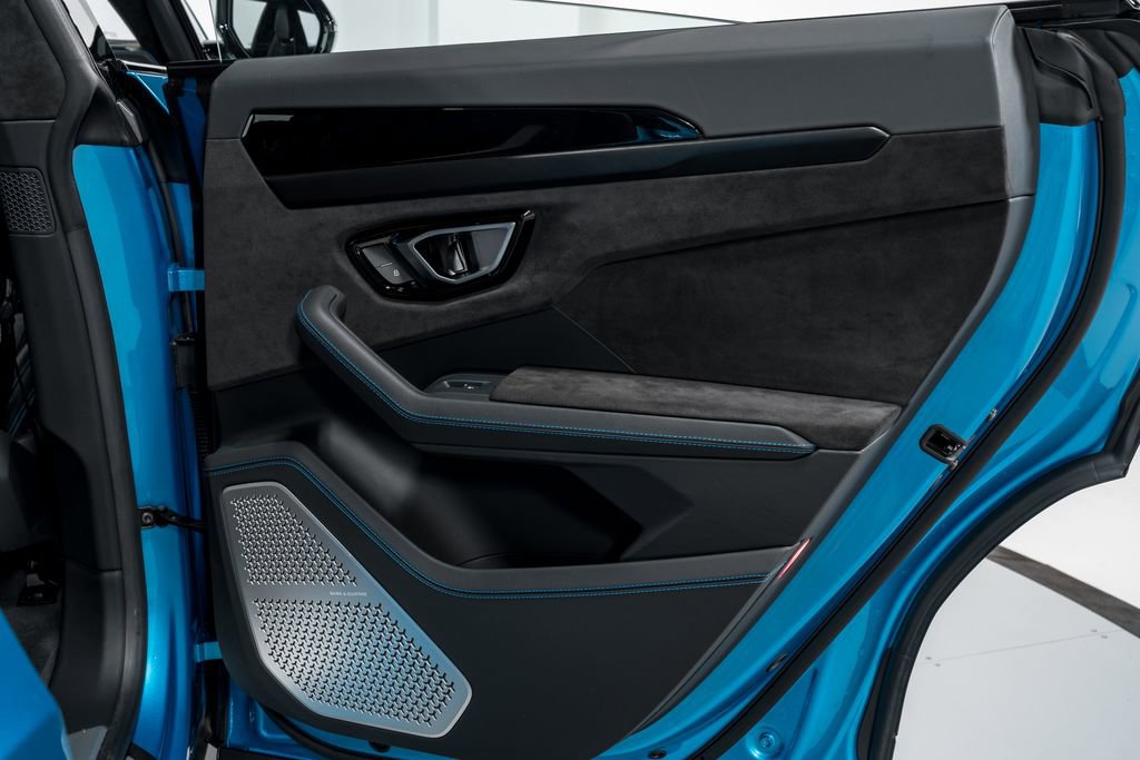 Used 2023 Lamborghini Urus S image 36