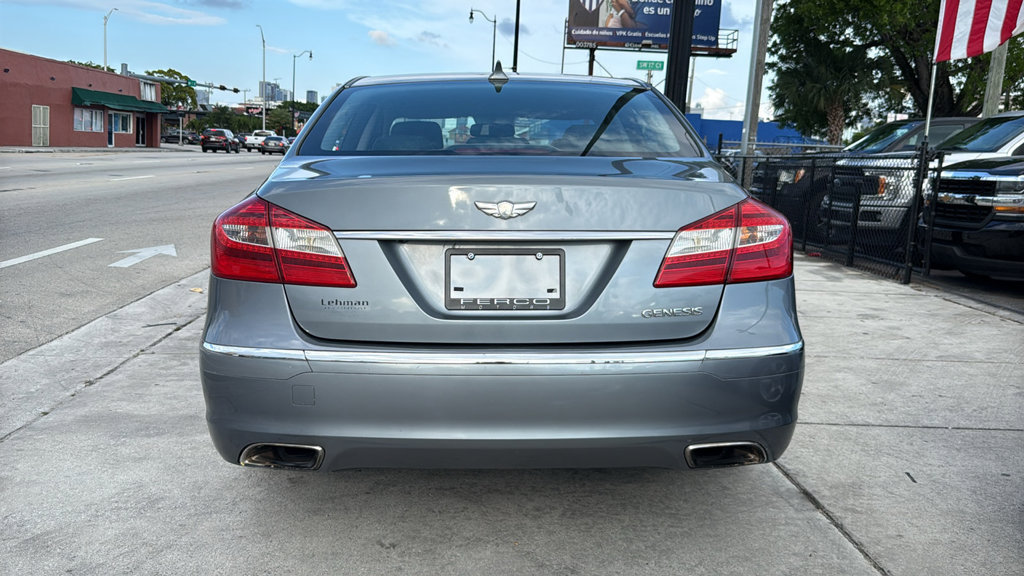 Used 2014 Hyundai Genesis 3.8 RWD image 12