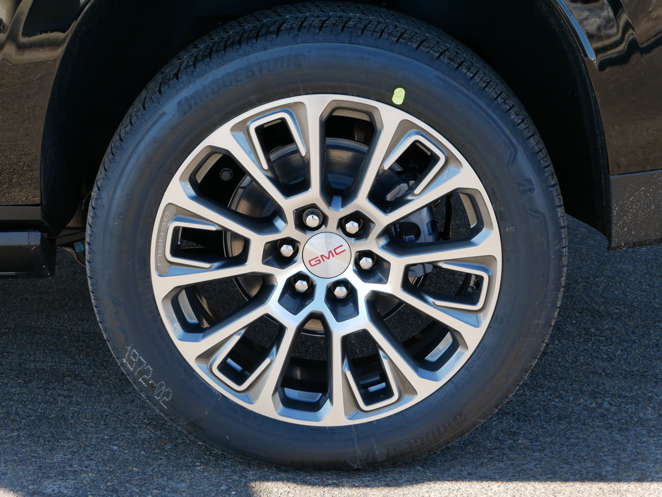 New 2026 GMC Yukon XL Denali w/ Denali Reserve Package image 3