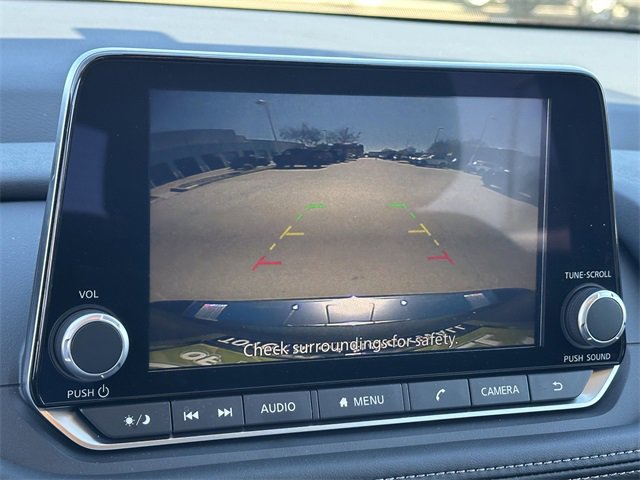 Used 2025 Nissan Rogue SV w/ SV Premium Package image 16