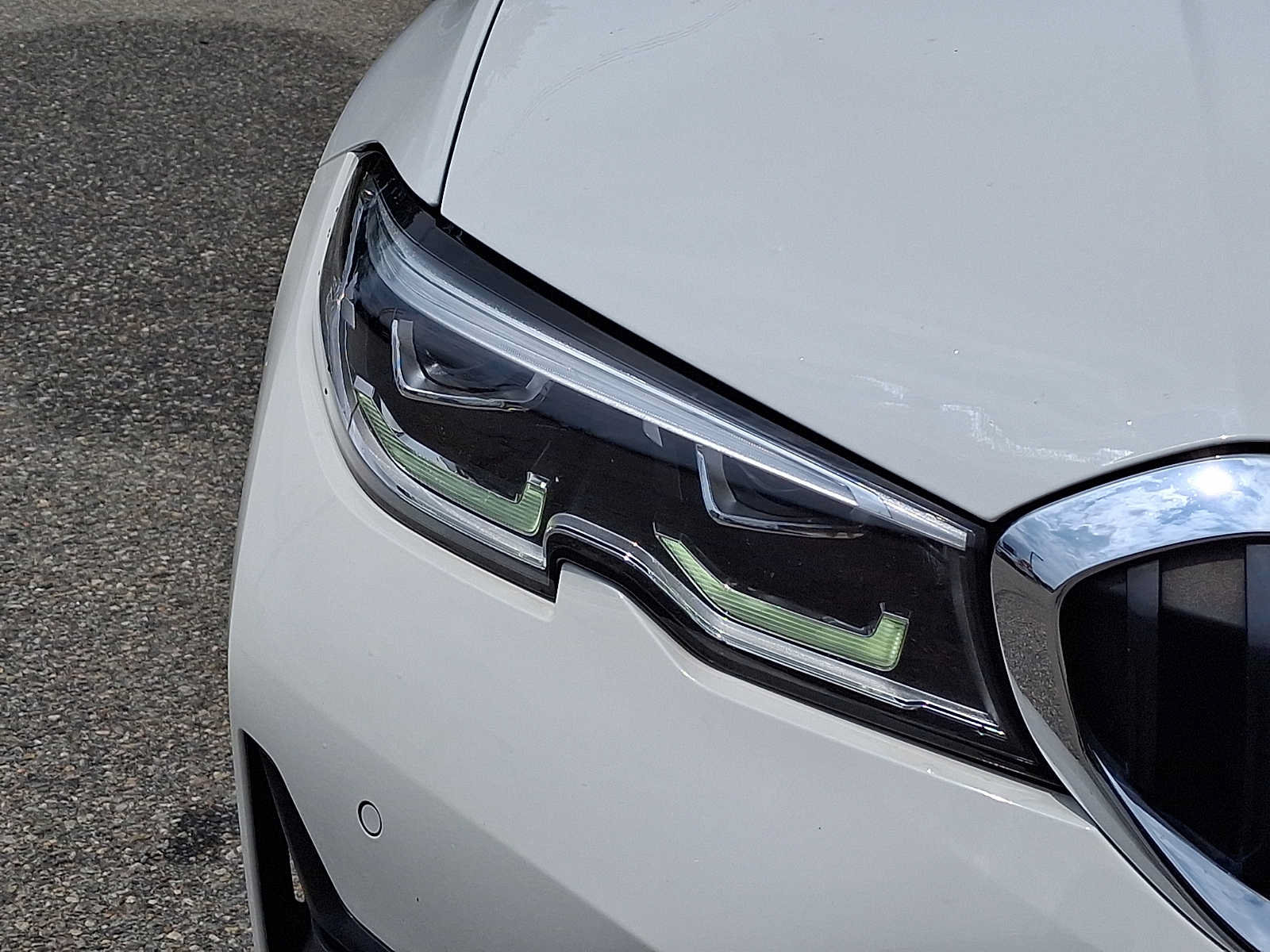Used 2021 BMW 330i xDrive Sedan w/ Premium Package AWD/4WD image 9
