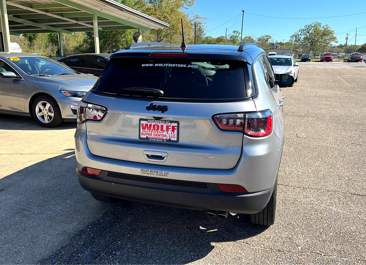 Used 2022 Jeep Compass Latitude w/ Sun and Sound Group image 11