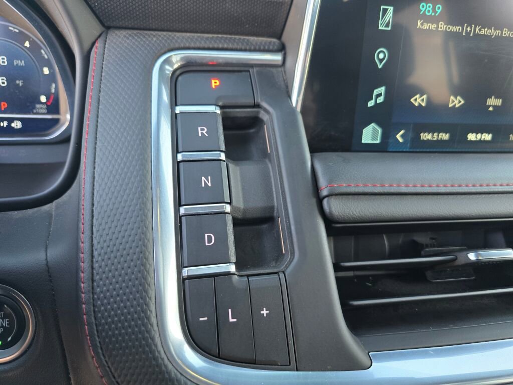 Used 2023 Chevrolet Suburban RST w/ Luxury Package image 23