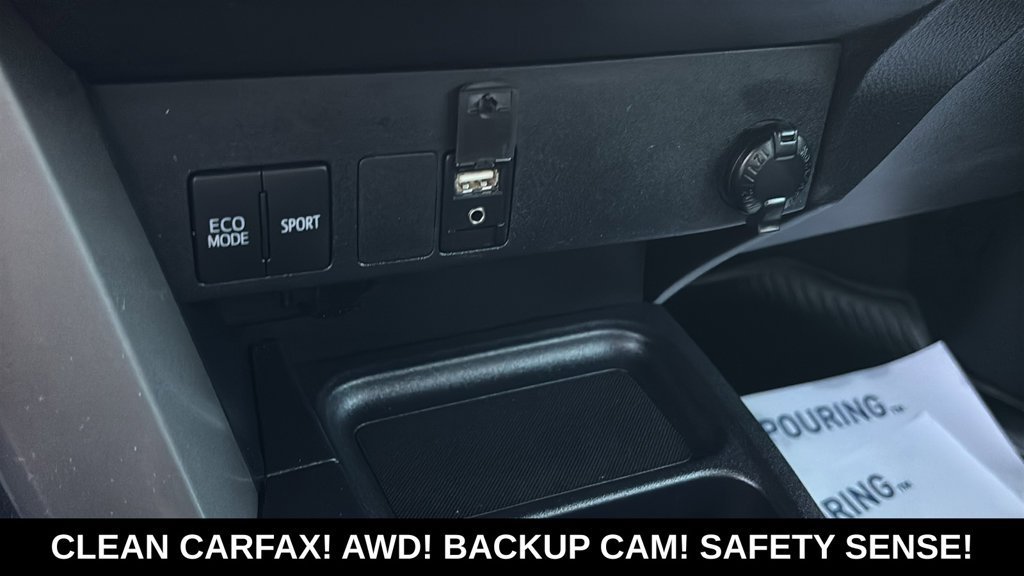 Used 2018 Toyota RAV4 LE AWD/4WD image 20