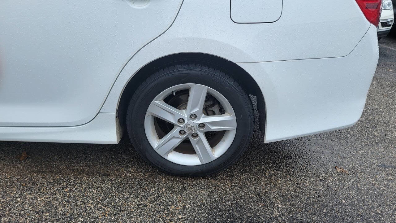 Used 2013 Toyota Camry SE image 30