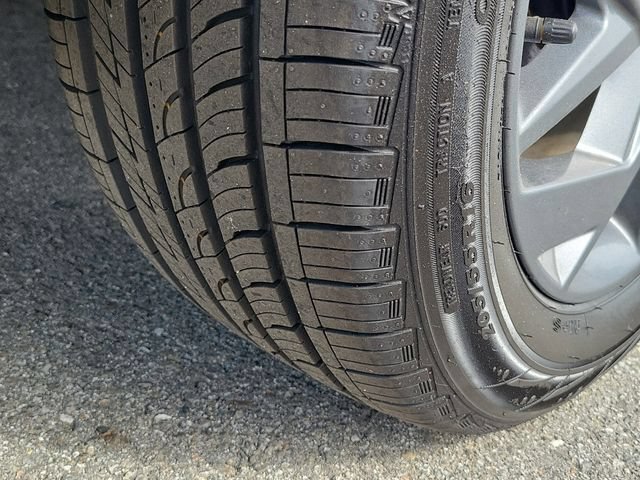 Certified 2024 Hyundai Elantra SEL FWD image 30