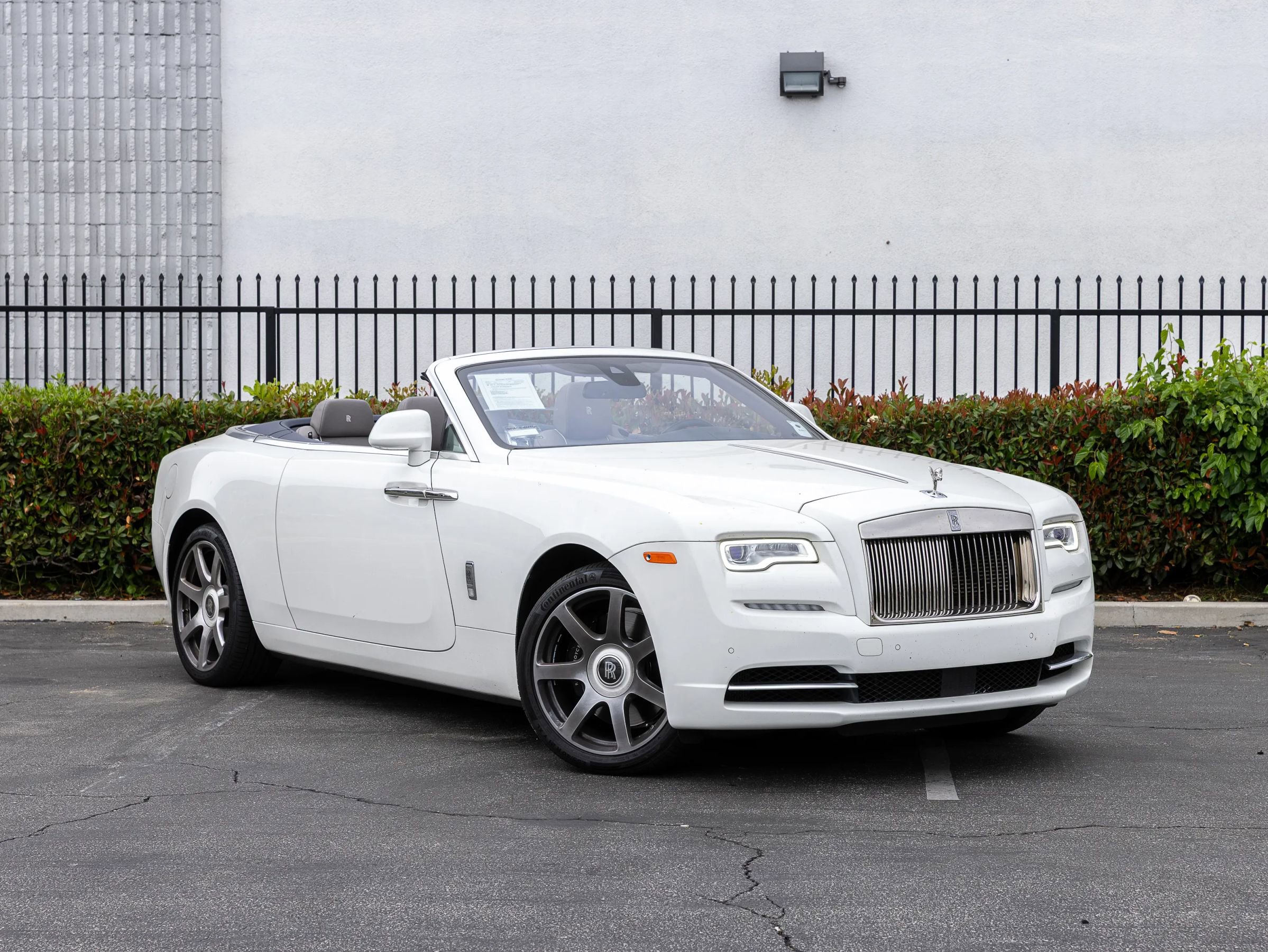Used 2020 Rolls-Royce Dawn image 6