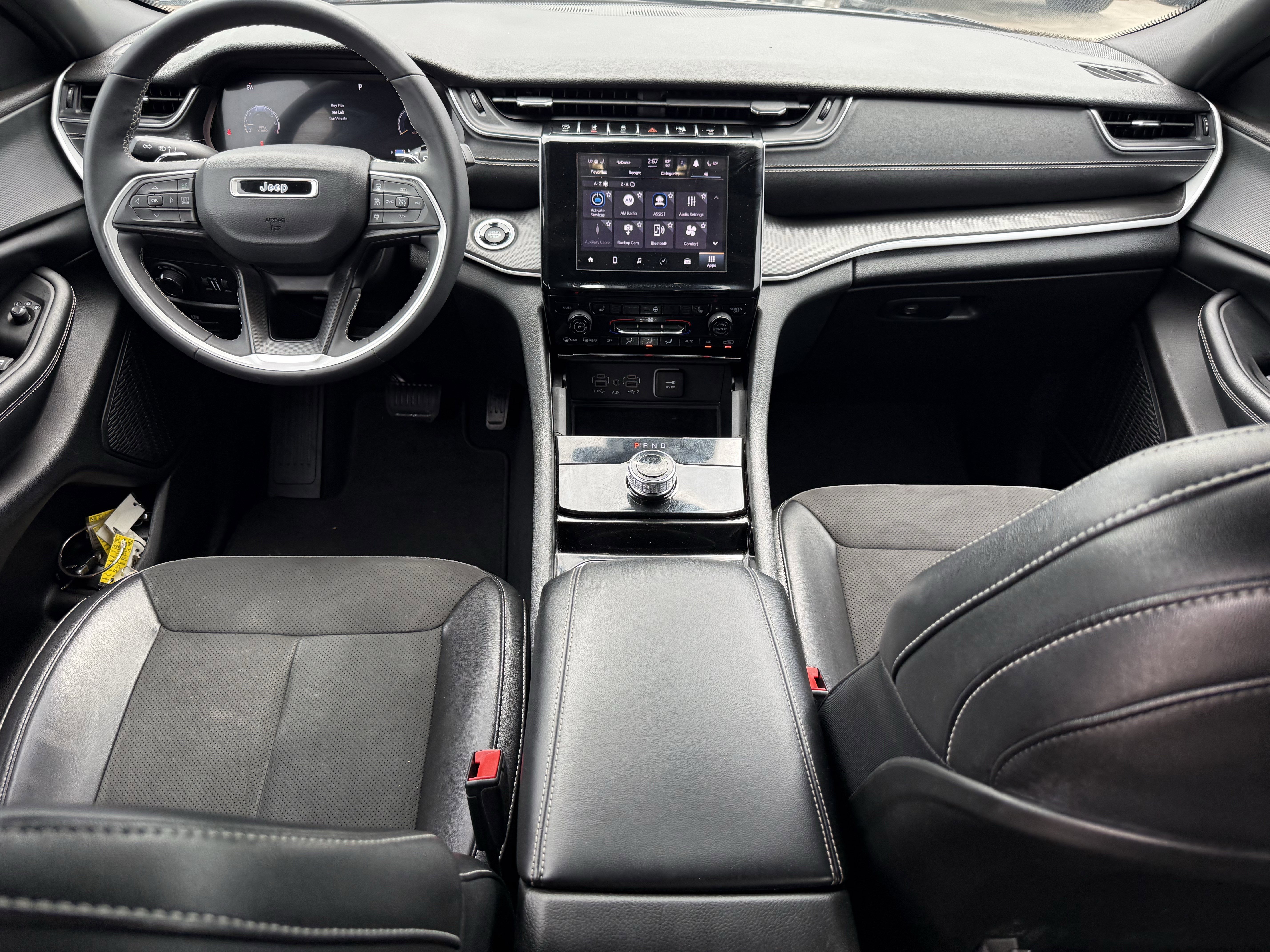 Used 2023 Jeep Grand Cherokee L Laredo image 13