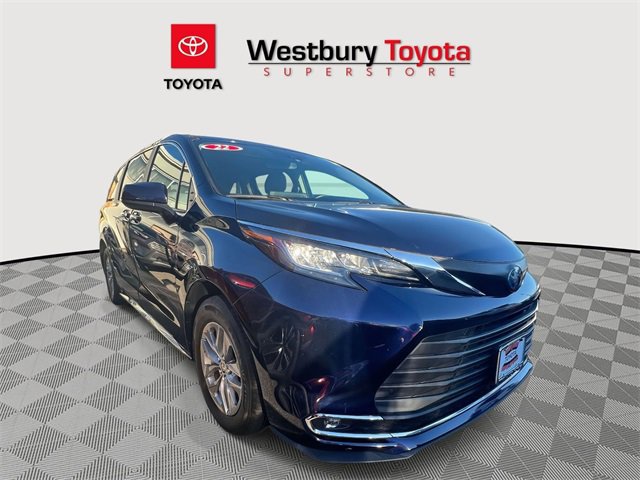 Certified 2022 Toyota Sienna XLE