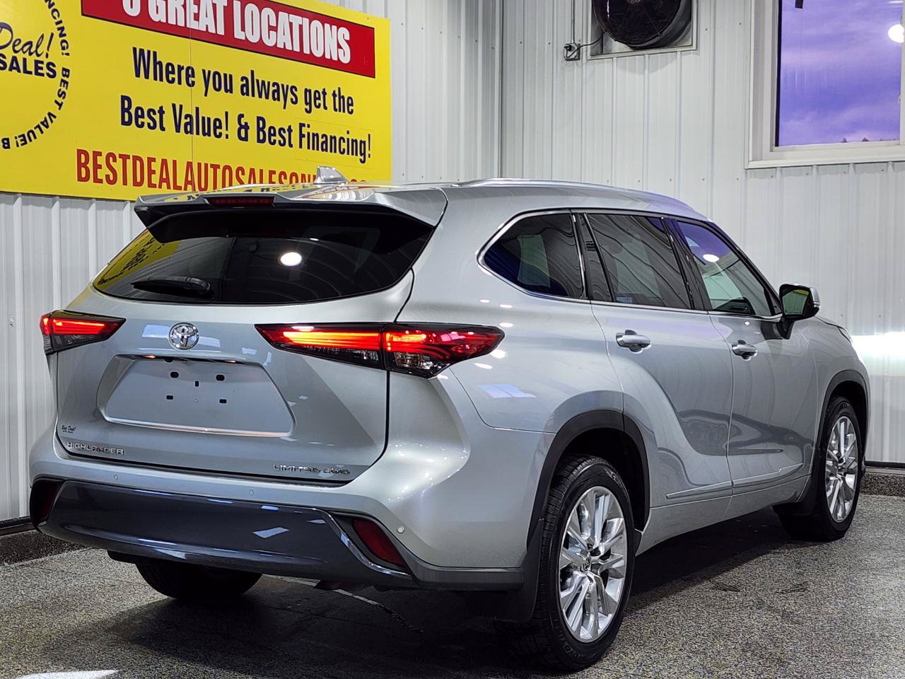 Used 2021 Toyota Highlander Limited AWD/4WD image 7