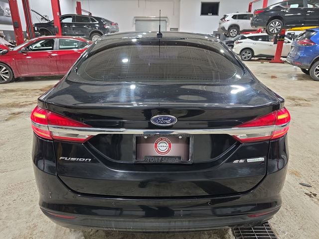 Used 2017 Ford Fusion SE w/ Fusion SE Technology Package FWD image 25