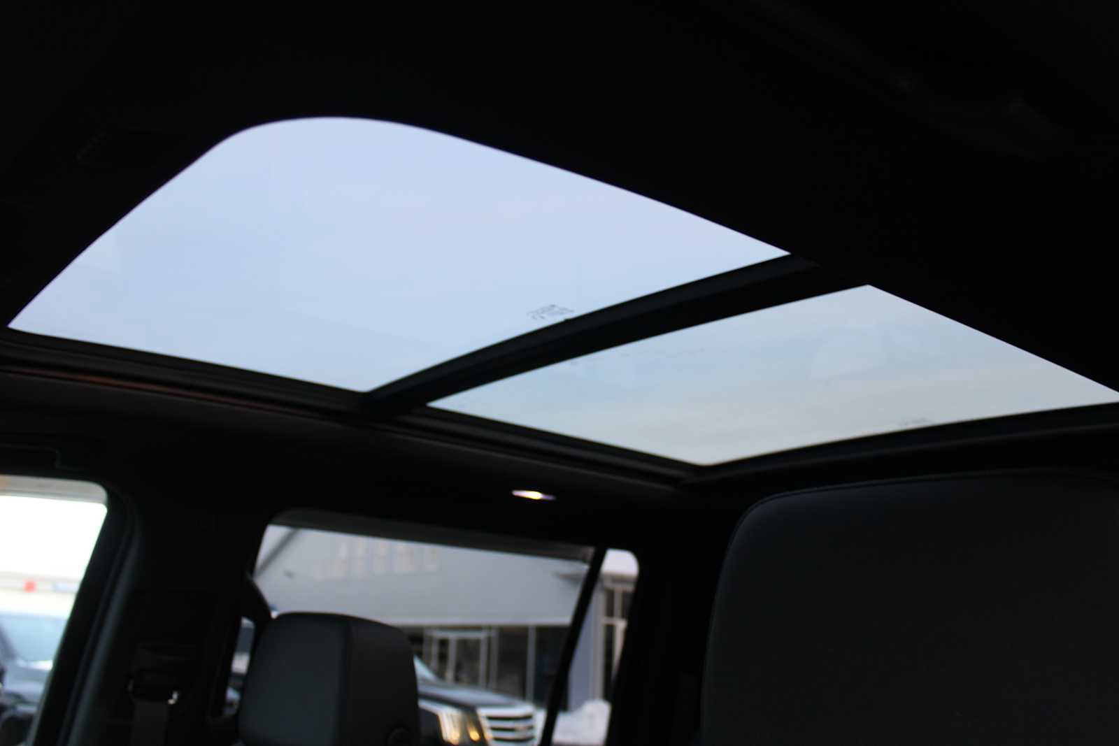 Certified 2023 Chevrolet Suburban LT w/ LT Signature Package image 10