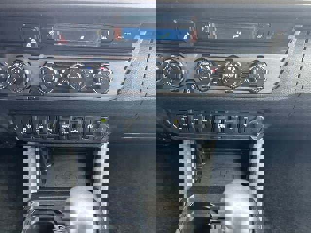 Used 2020 Toyota Tacoma TRD Off-Road w/ Technology Package image 13