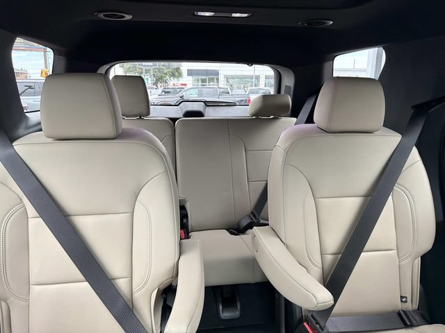 Used 2023 Chevrolet Traverse LT w/ LT Premium Package AWD/4WD image 12