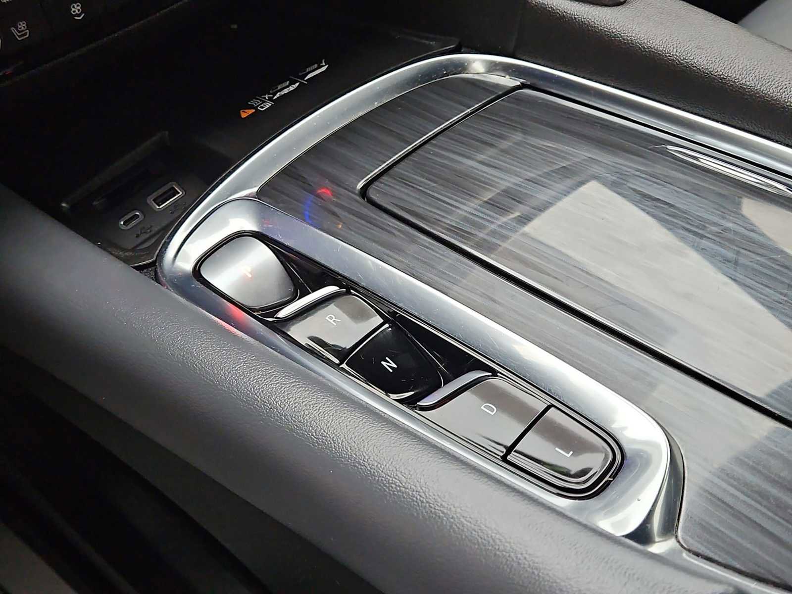 Certified 2024 Buick Enclave Premium FWD image 32