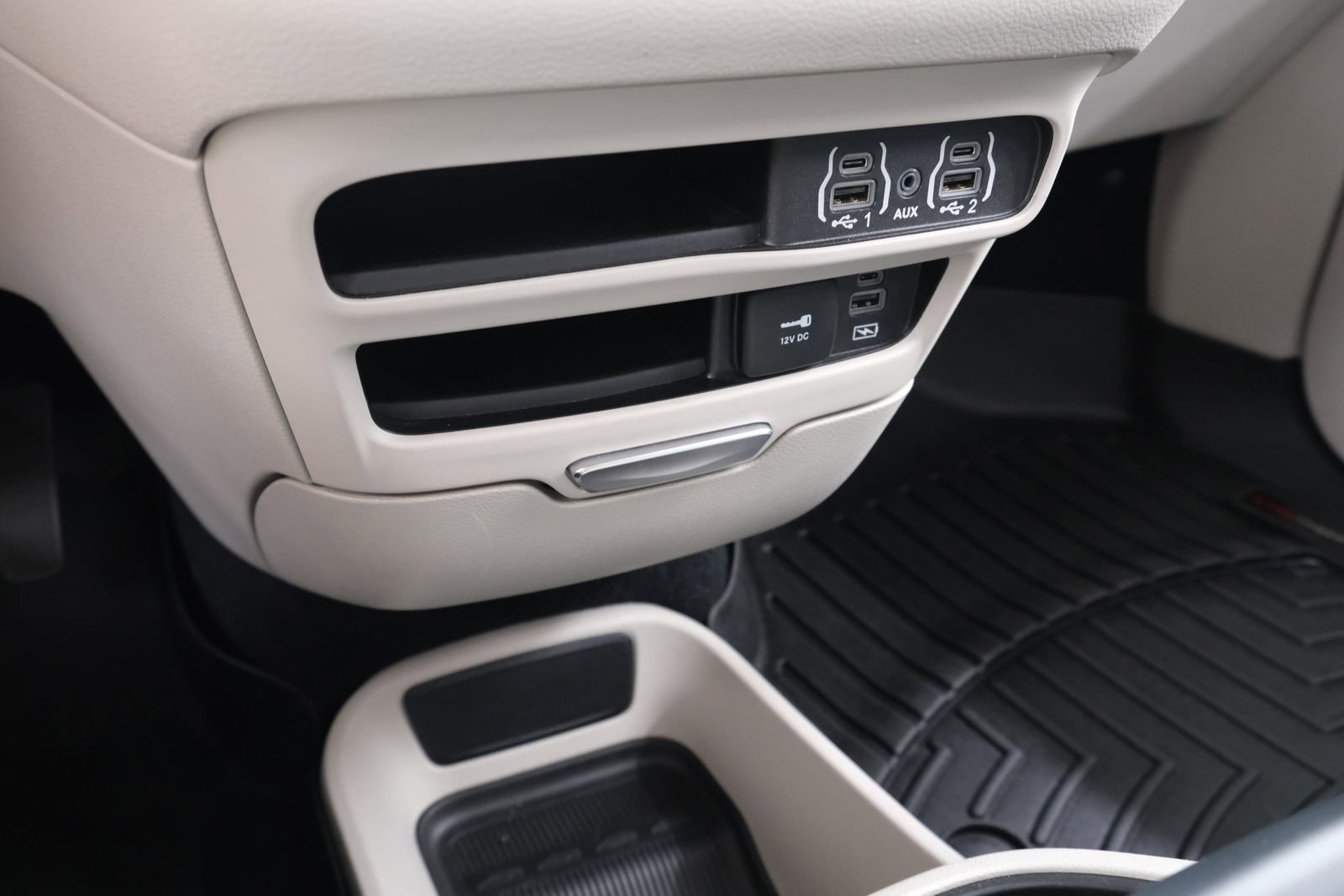Used 2022 Chrysler Pacifica Touring-L FWD image 21