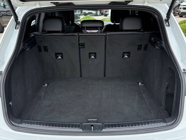 Used 2019 Porsche Macan AWD/4WD image 30