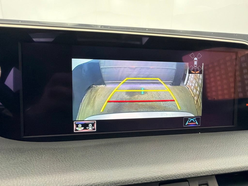 Used 2020 Lexus ES 300h w/ Luxury Package FWD image 20