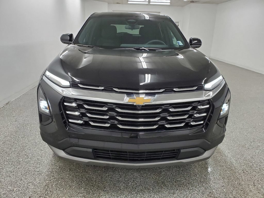 Used 2025 Chevrolet Equinox LT FWD image 2