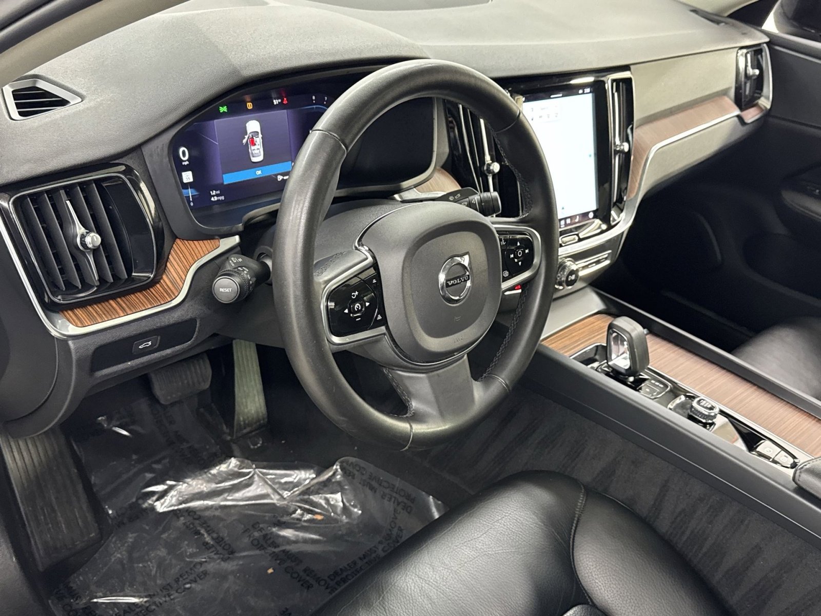 Used 2024 Volvo S60 B5 Plus image 7