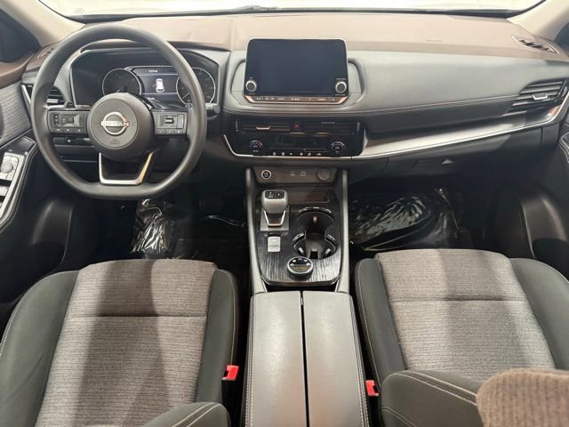 Used 2023 Nissan Rogue SV image 4