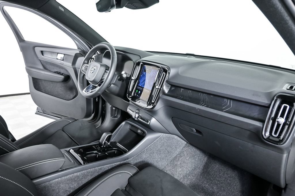 Certified 2024 Volvo XC40 Recharge Plus w/ Protection Package Premier AWD/4WD image 25