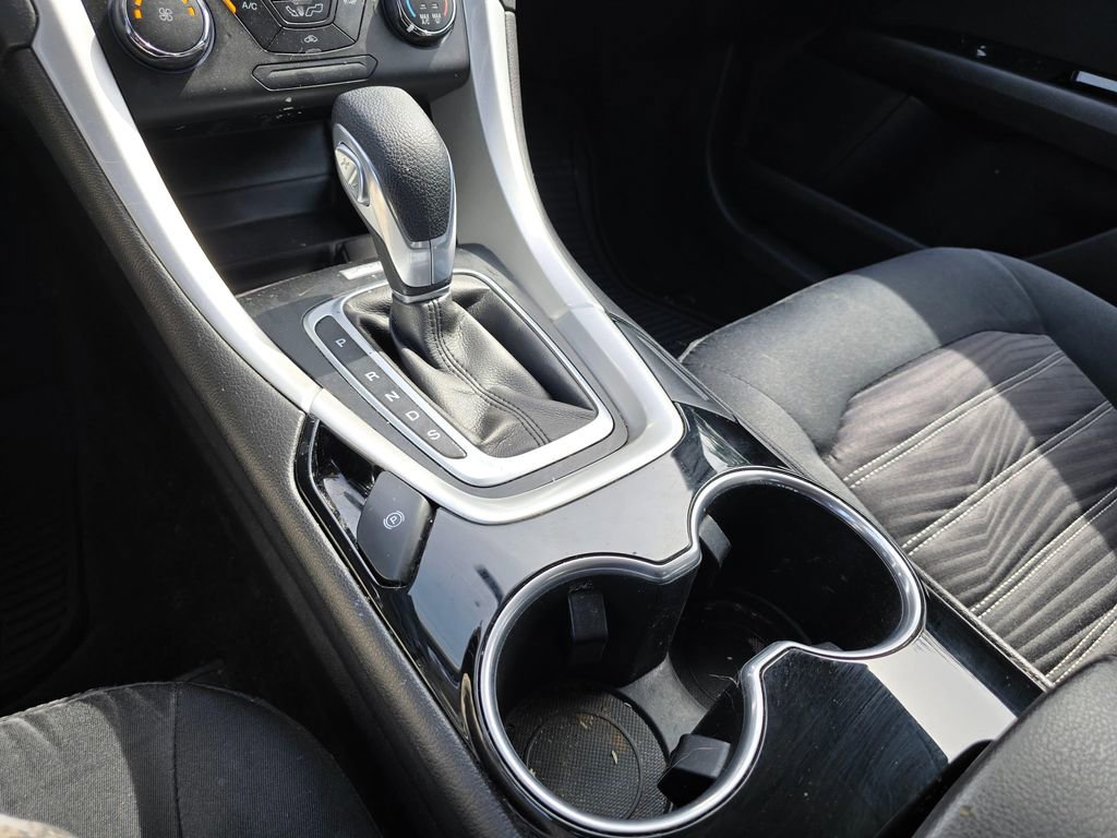 Used 2016 Ford Fusion SE FWD image 21