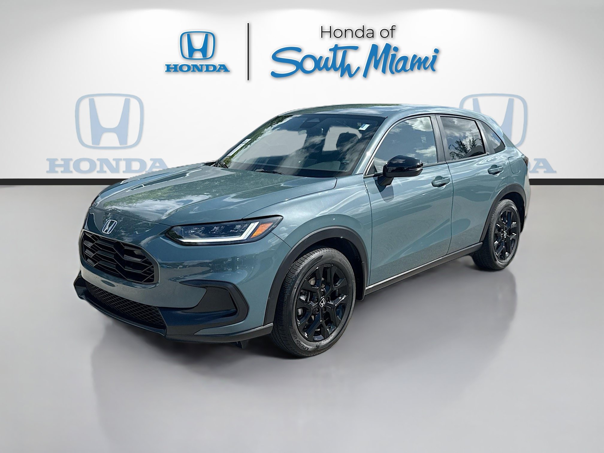 Certified 2025 Honda HR-V Sport image 3