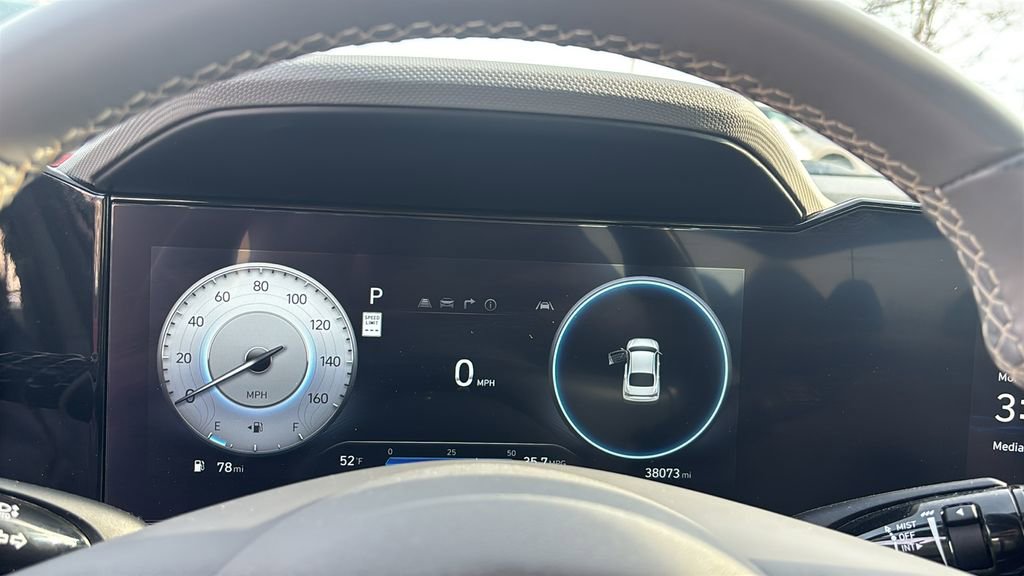 Used 2025 Hyundai Elantra SEL image 16