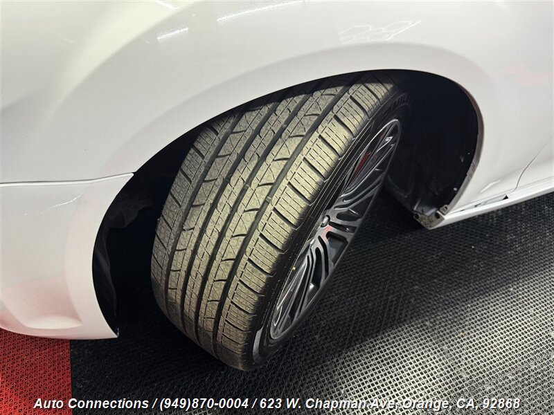 Used 2012 Chrysler 300 S RWD image 29