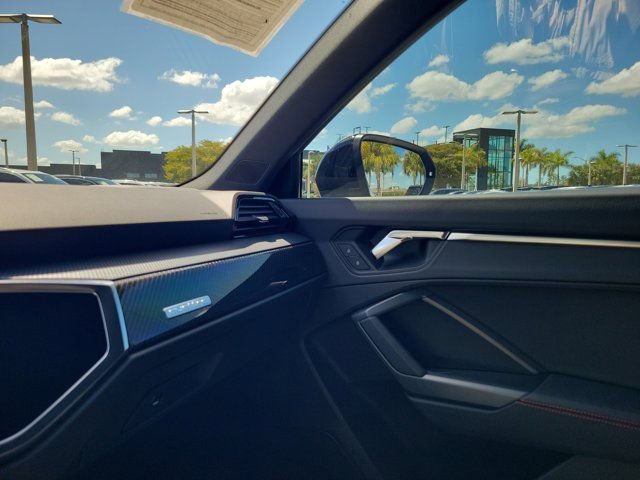 Certified 2025 Audi Q3 2.0T Premium Plus w/ Premium Plus Package image 28