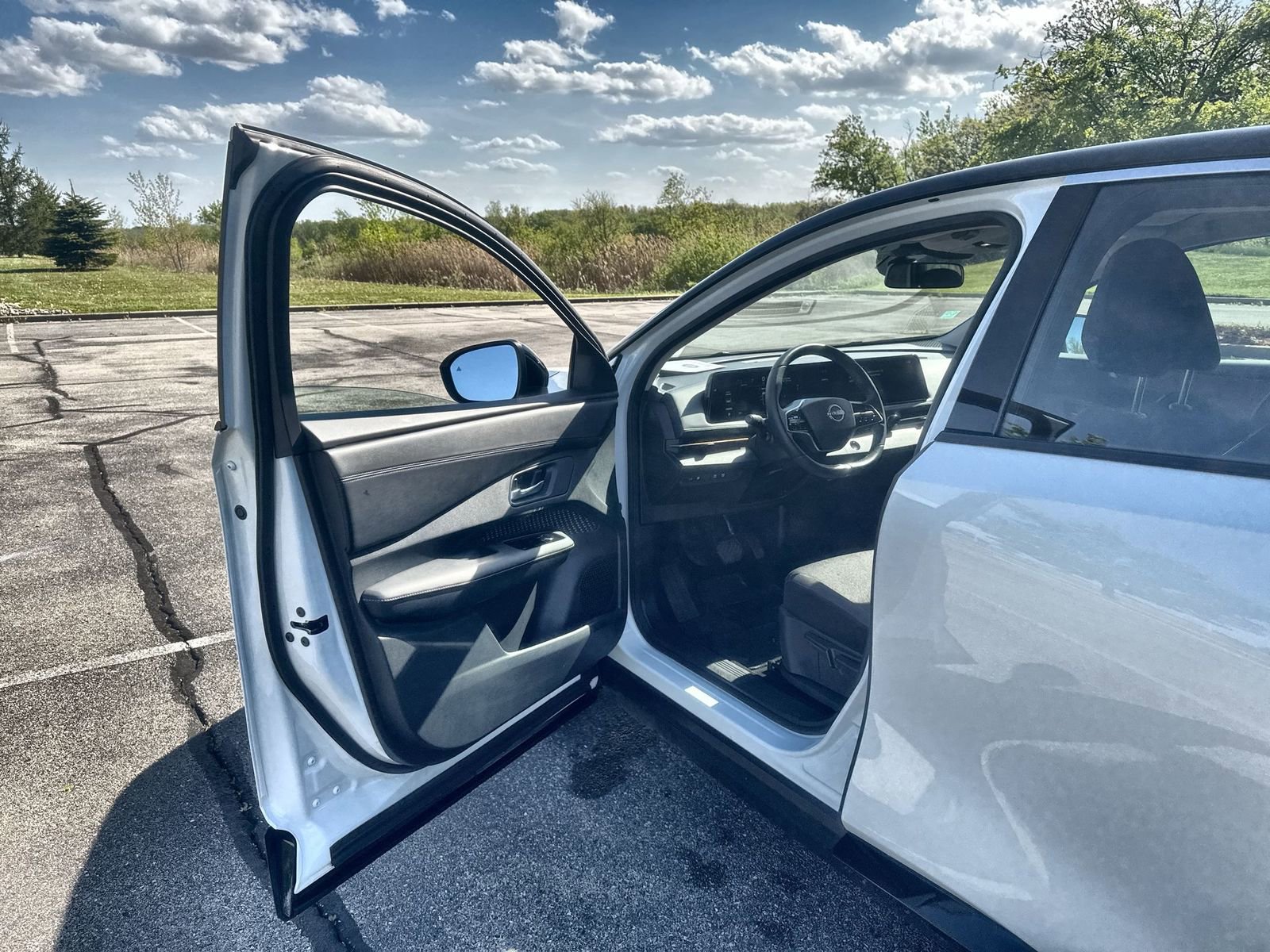 Used 2023 Nissan Ariya FWD image 9