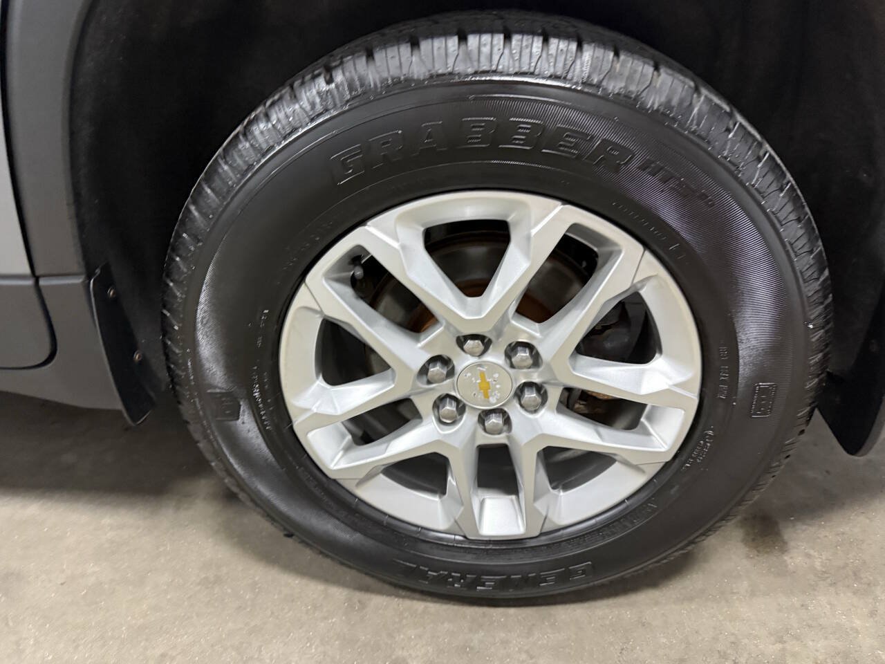 Used 2020 Chevrolet Traverse LT w/ LPO, Floor Liner Package AWD/4WD image 10
