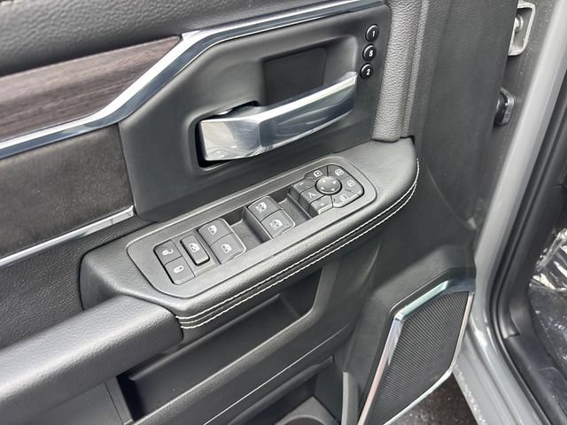 New 2026 RAM 2500 Laramie w/ Night Edition AWD/4WD image 16