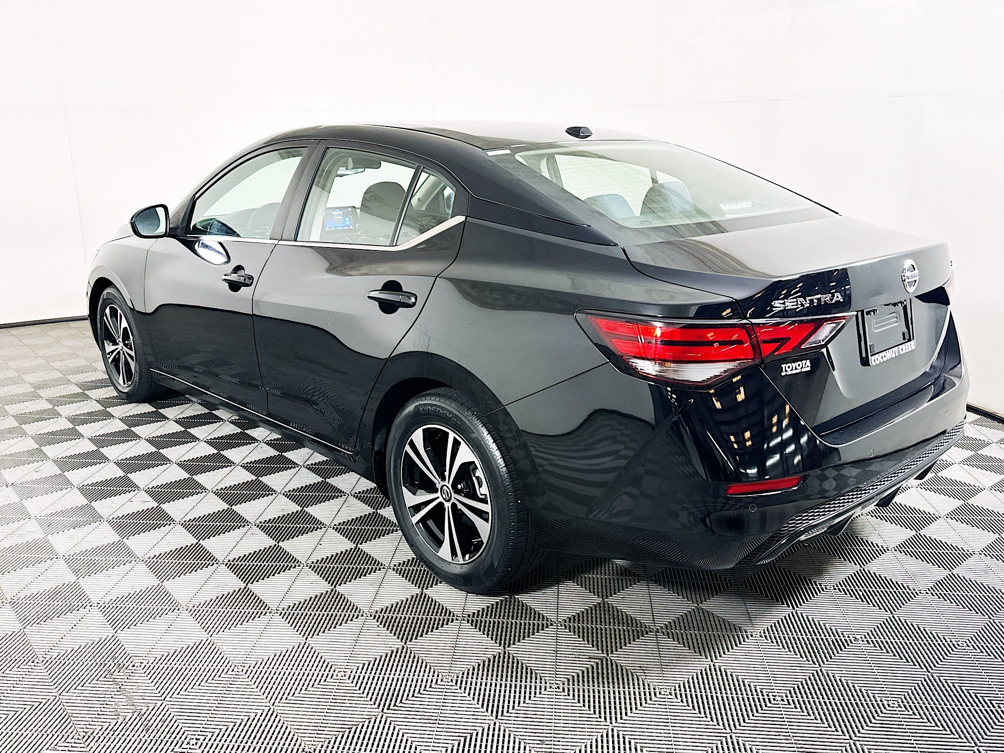 Used 2023 Nissan Sentra SV FWD image 5