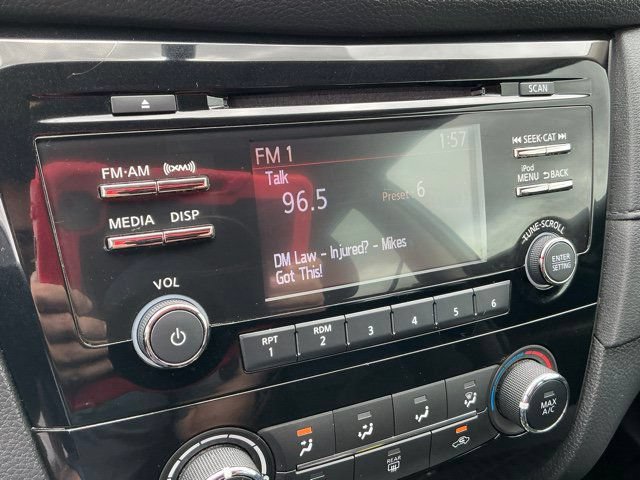 Used 2017 Nissan Rogue S FWD image 21