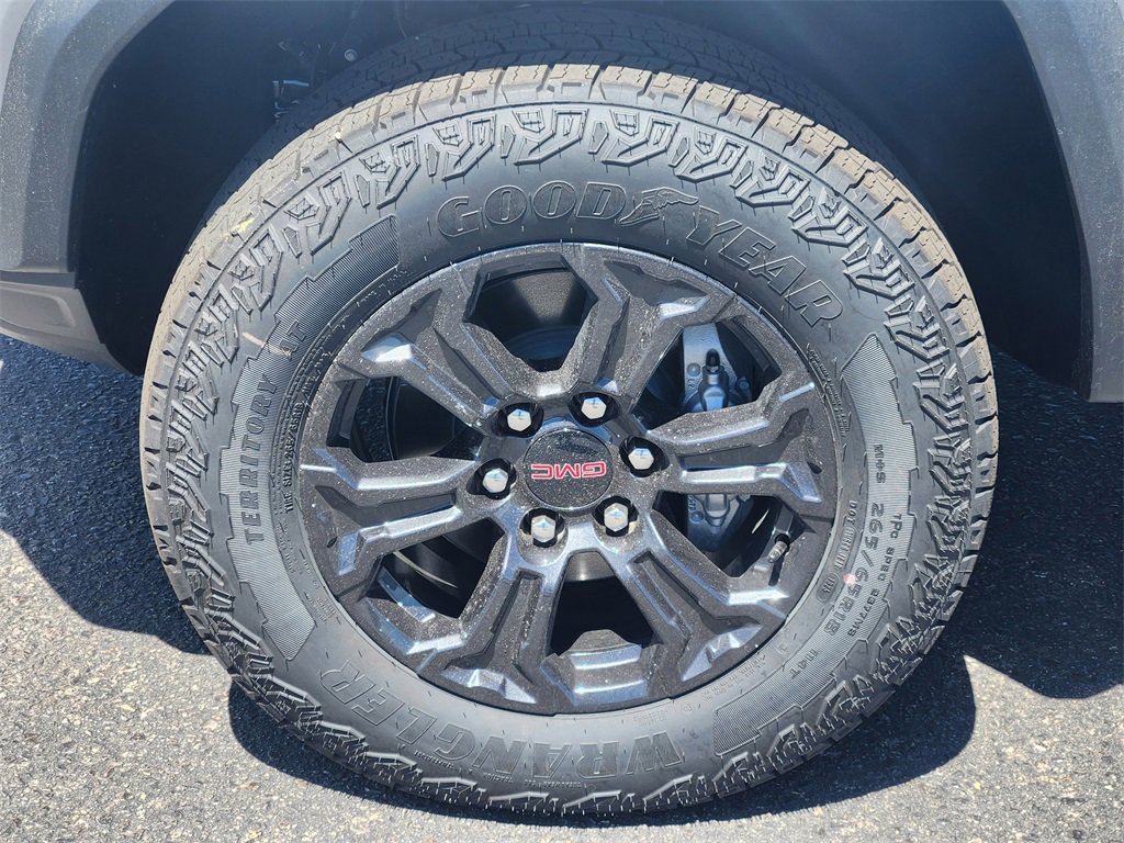 New 2025 GMC Canyon Elevation w/ Convenience Package image 6