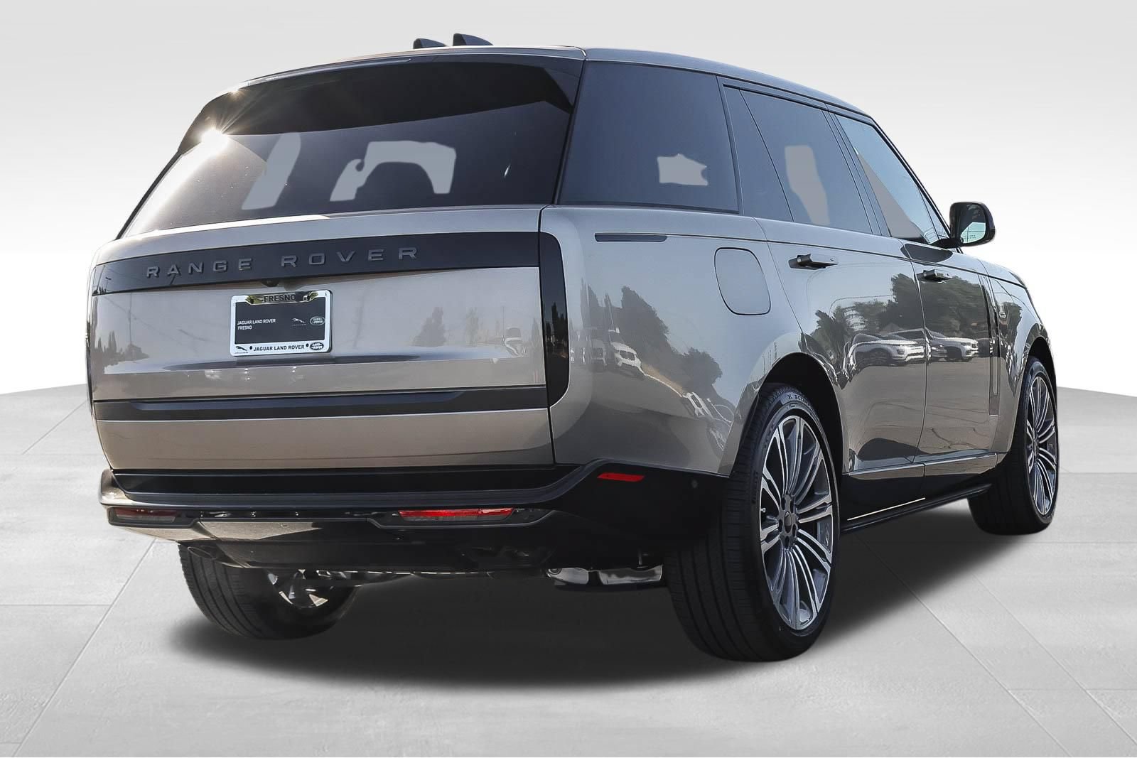 New 2026 Land Rover Range Rover Long Wheelbase SE AWD/4WD image 5