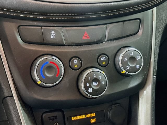 Used 2018 Chevrolet Trax LT w/ LT Convenience Package AWD/4WD image 15